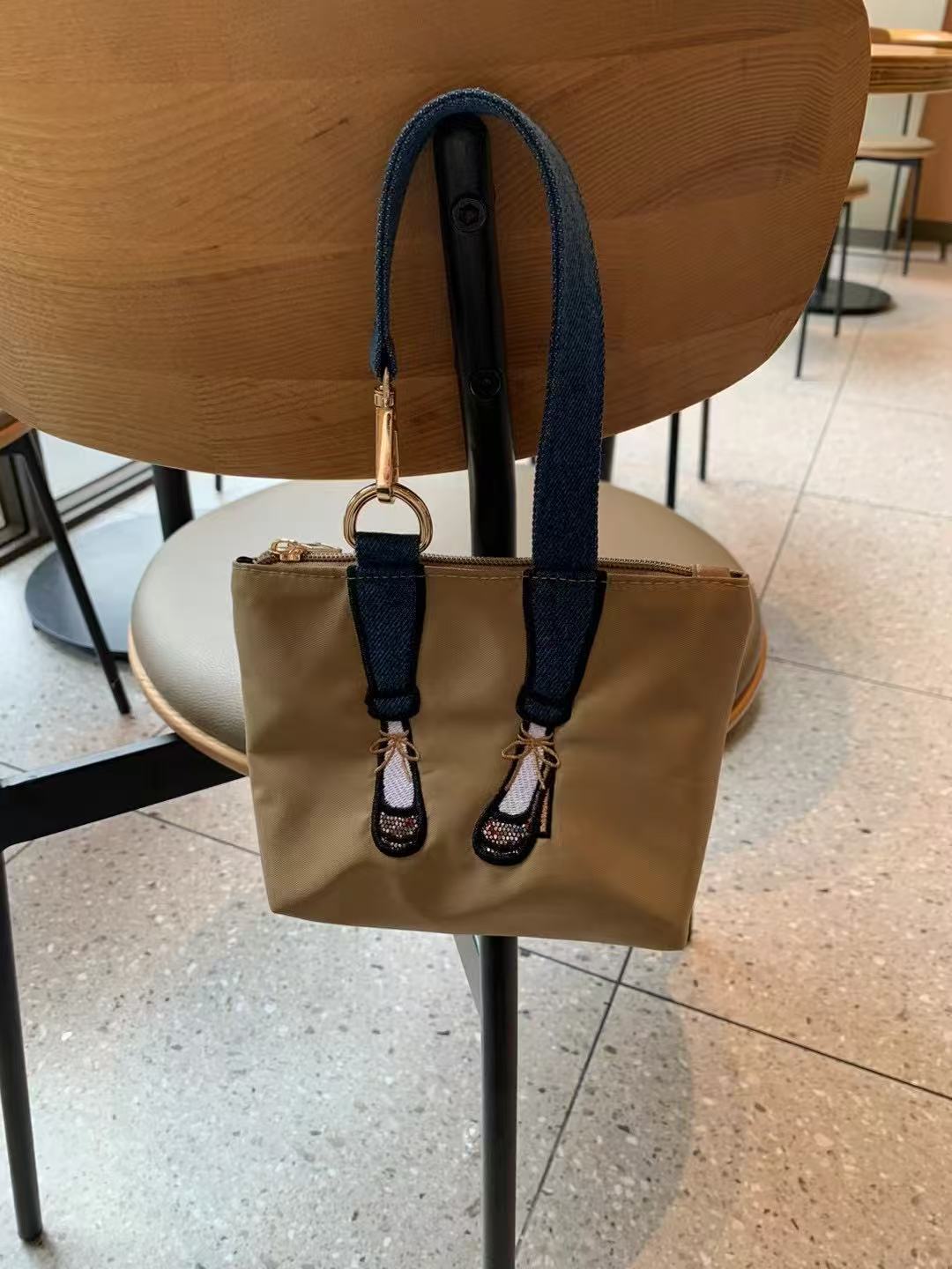 กระเป๋าใส่โทรศัพท์แบบมินิ ผ้าไ - Embroidery Bag บทวิจารณ์และราคา