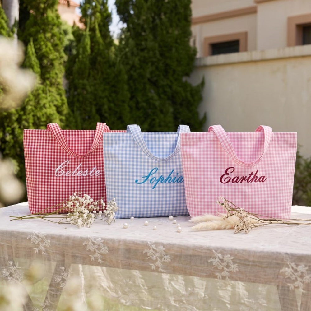 กระเป๋าผ้าลายตารางปักชื่อ/ข้อค - Embroidery Name บทวิจารณ์และราคา