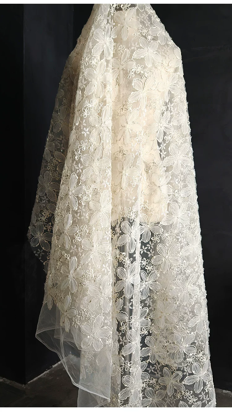 ผ้าปักเลื่อมดิ้นทอง 1 หลา, ผ้า - Embroidery Wedding บทวิจารณ์และราคา