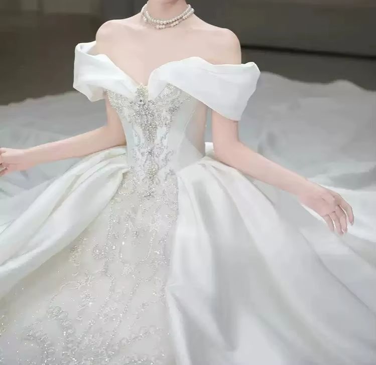 ชุดแต่งงานสุดหรูแบบเปิดไหล่ คอ - Embroidery Wedding บทวิจารณ์และราคา